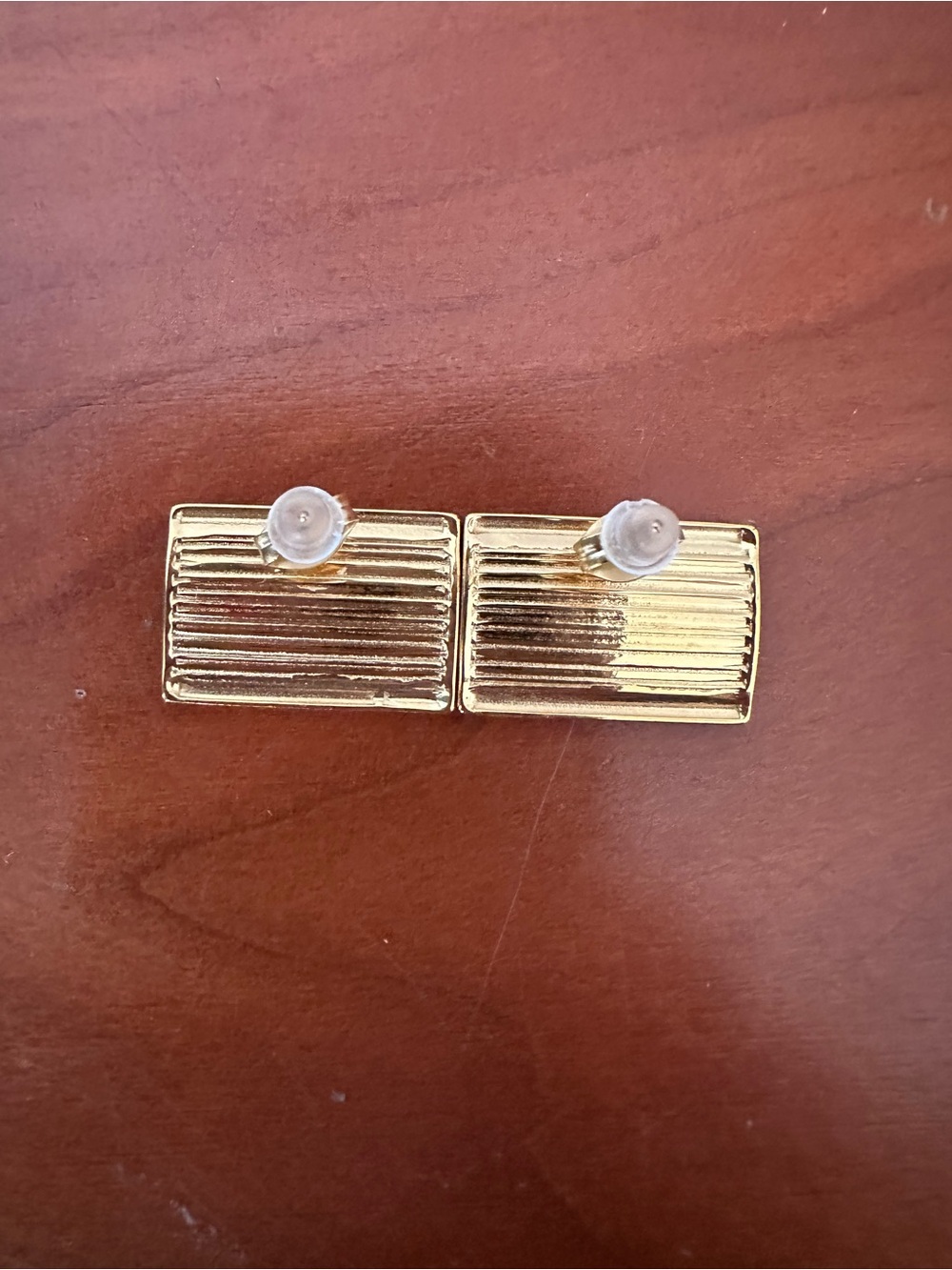 Women’s Modern large stud Earrings Gold Rectangular Ribbed - Picture 4 of 5